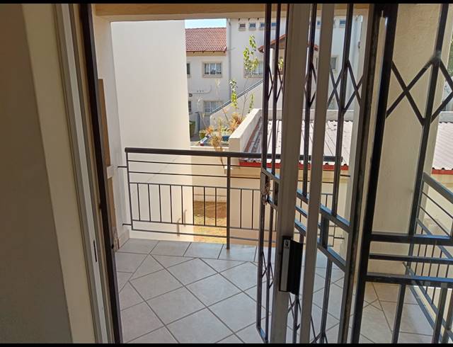 2 BEDROOM APARTMENT TO LET IN COUNTRY VIEW